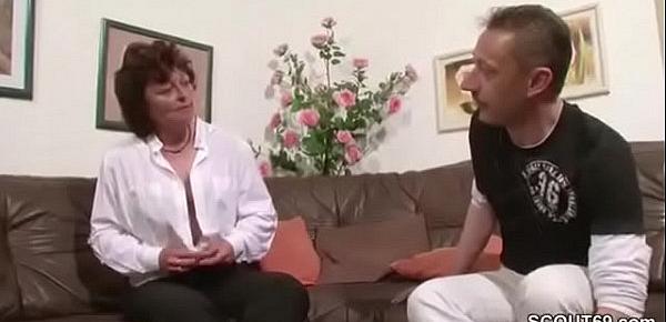 Nachbar ueberredet Milf Machbarin zum Fick mit seinem Fetten